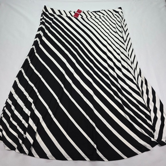 Avenue Dresses & Skirts - Avenue Womens Plus Size 26/28 Black White Striped Maxi Skirt NWT New